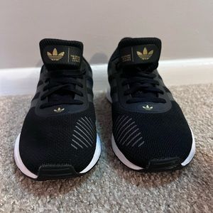 Nike “swift run” sneakers